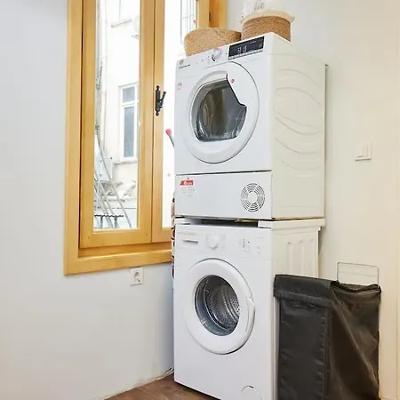Apartment Stylish 2br Galata-taksim Area Near Metro
