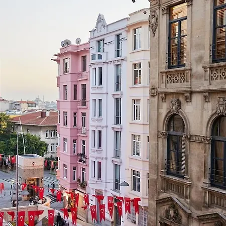 Stylish 2br Galata-taksim Area Near Metro Apartment
