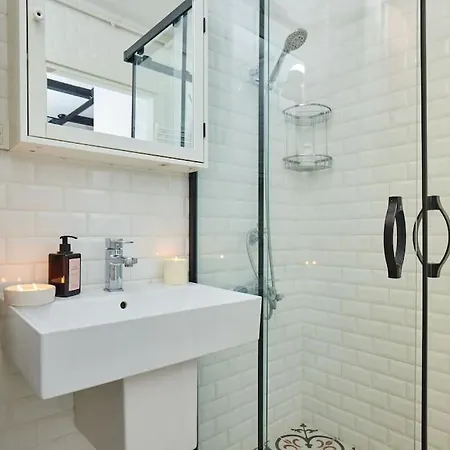 Stylish 2br Galata-taksim Area Near Metro *