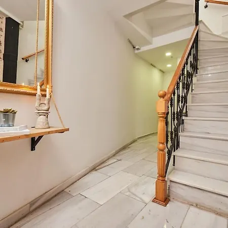 Stylish 2br Galata-taksim Area Near Metro * Κωνσταντινούπολη